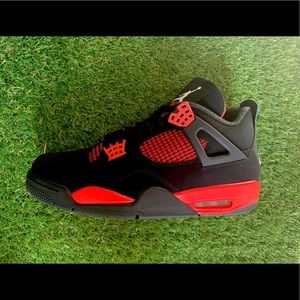 Brand New Jordan 4 Retro Red Thunder Size Mens 11